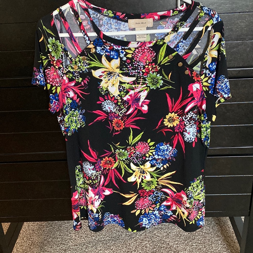 Diana Belle top with peek a boo shoulders. Size large.
